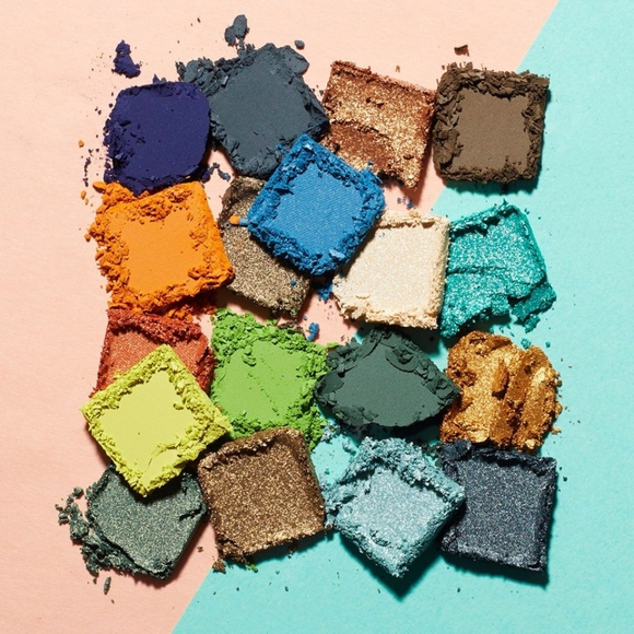 OPV BEAUTY LONDON EYE SHADOW PALETTE - Picture 3 of 9